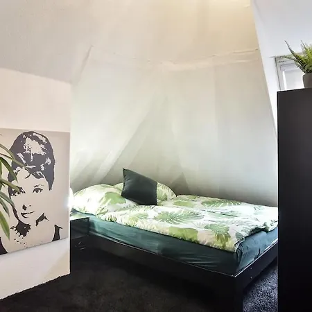 Zweistoeckiger Traum Ueber Den Daechern Stuttgarts *