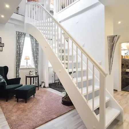 Zweistoeckiger Traum Ueber Den Daechern Stuttgarts Apartment